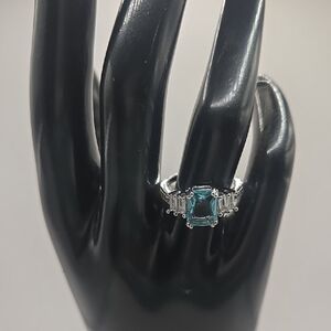 NWOT Elegant Silver Ring with Blue Gemstone